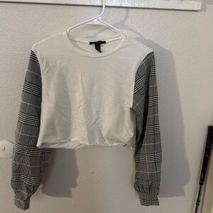 Long sleeve crop